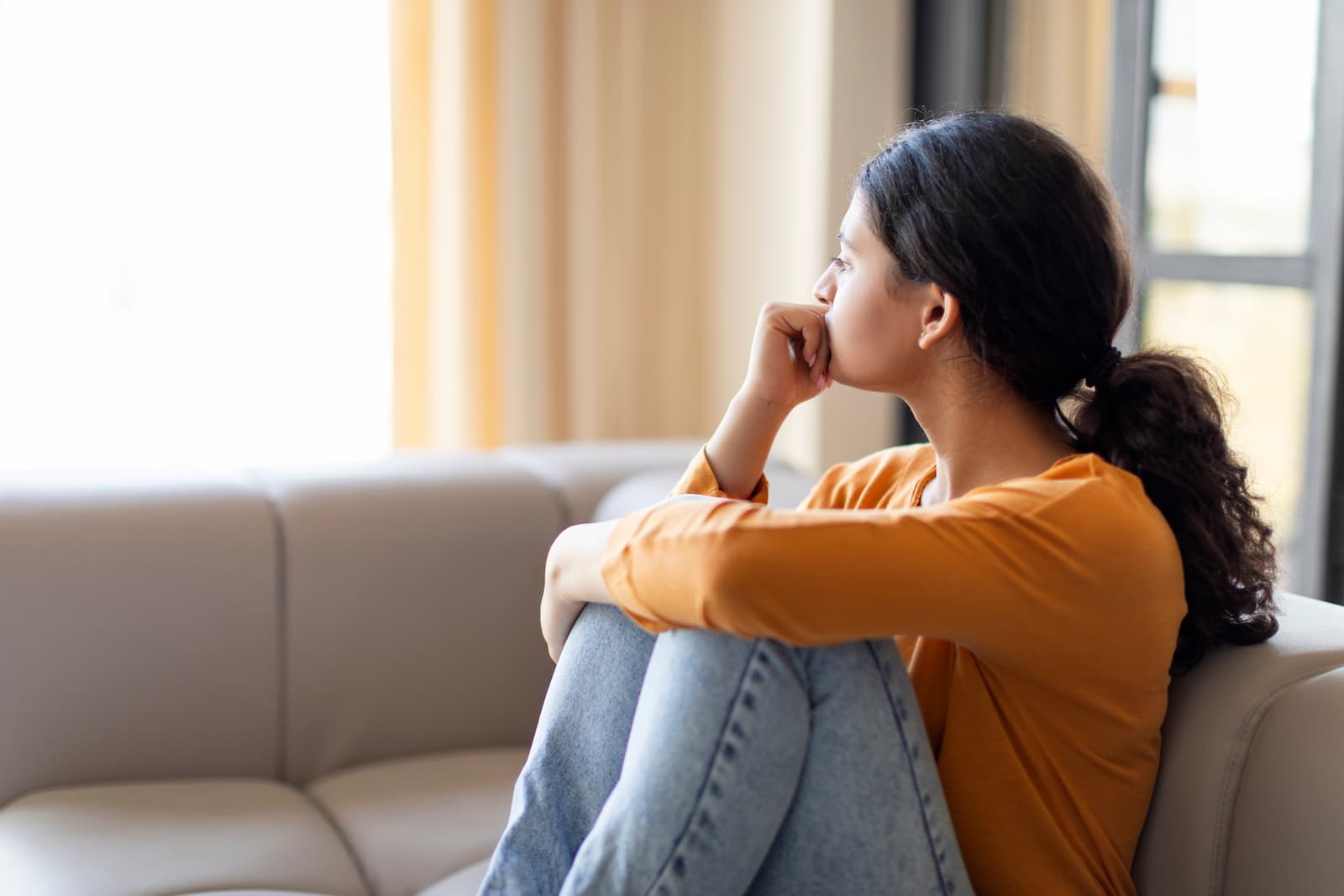 Person unable to unwind at home despite downtime