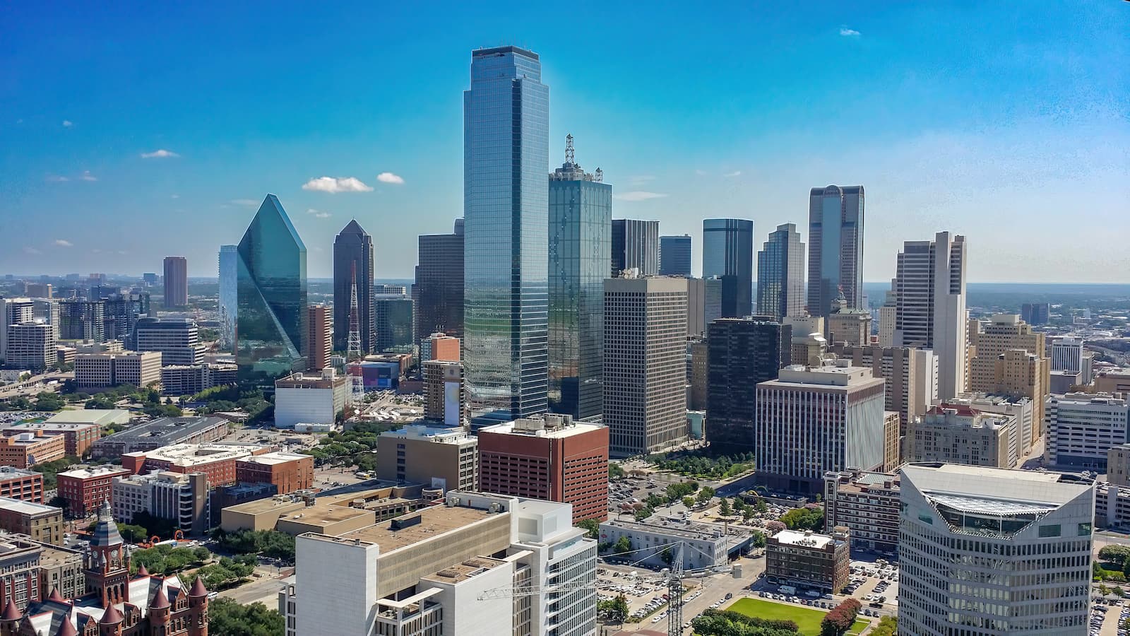 Daytime view of Dallas where outpatient mental health programs are located
